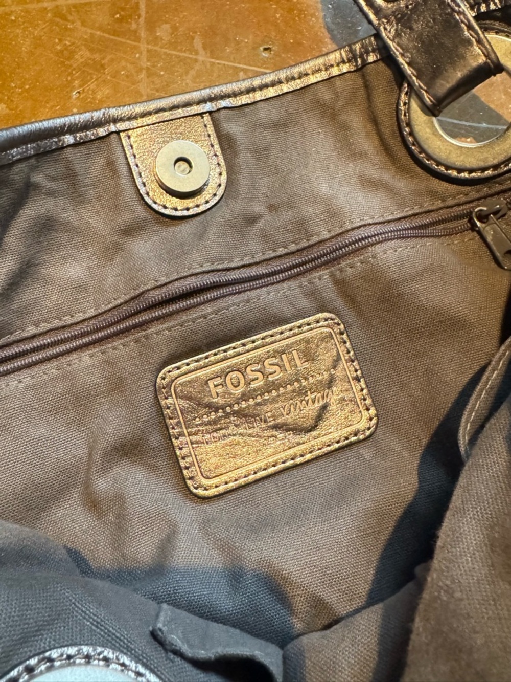 Fossil Long Live Vintage Silver Metallic Distressed Leather Hathaway Tote Bag - Picture 2 of 2